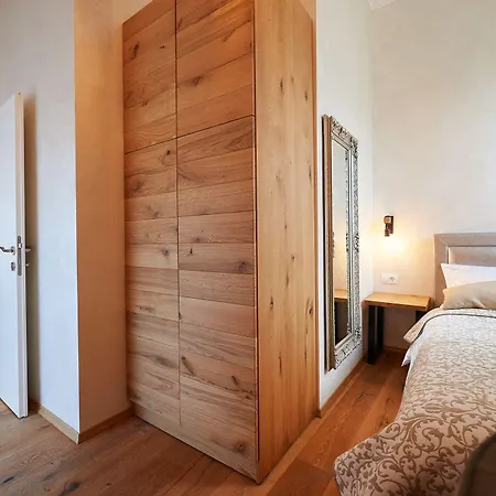Hisa Ancka, Boutique & Maja Slovenj Gradec