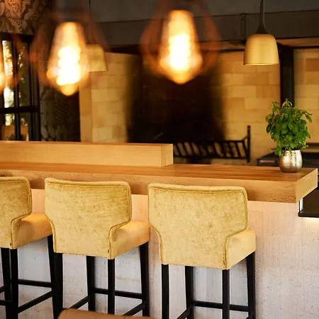 Hisa Ancka, Boutique & Maja