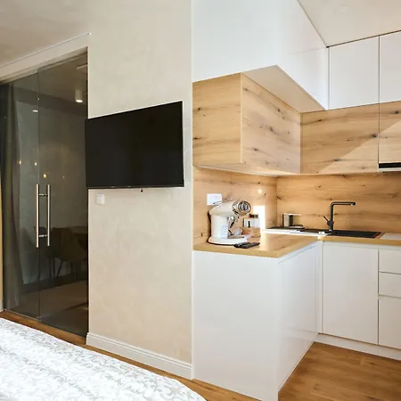 Hisa Ancka, Boutique & Maja 4*