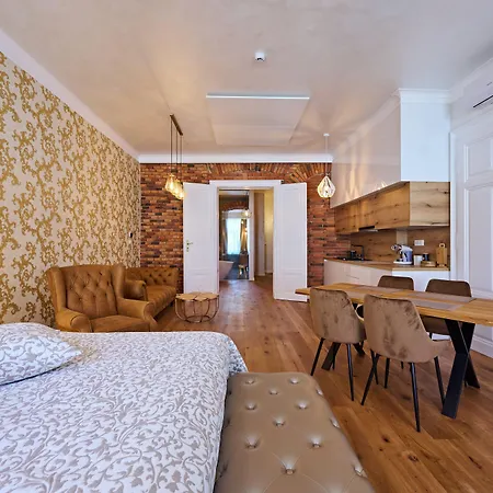 Hisa Ancka, Boutique & Maja فندق