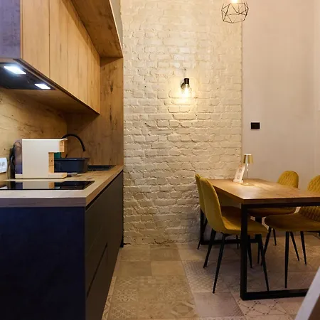 Hisa Ancka, Boutique & Maja Slovenj Gradec