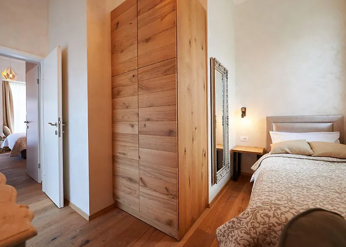 Hisa Ancka, Boutique & Maja Slovenj Gradec