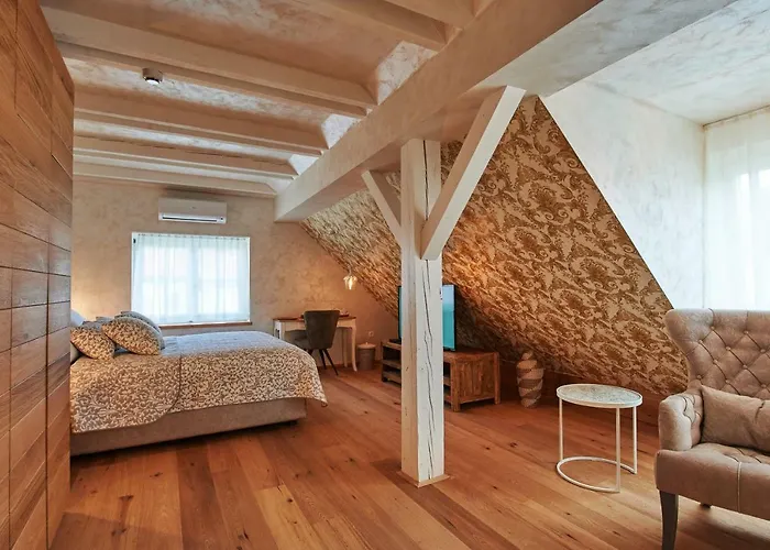 Hisa Ancka, Boutique & Maja 4*